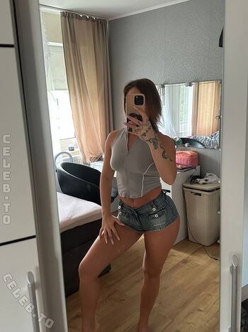 1tskimmyxo