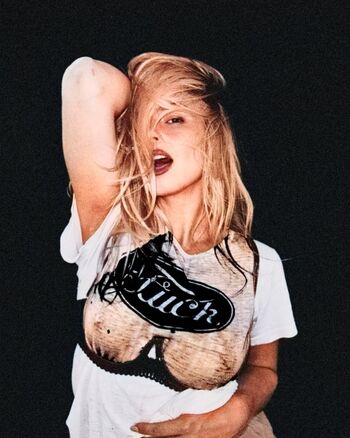 🔥 Addison rae  page leaked private photo uncensored full