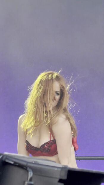 🔥 Addison rae  page leaked private photo uncensored full