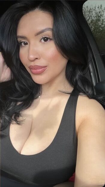 Full leaked Adriannaledesma private onlyfans photo