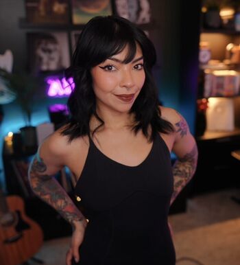 Full leaked Aileensenpaireacts private onlyfans photo