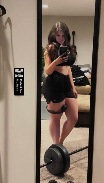 Aimie Valencia