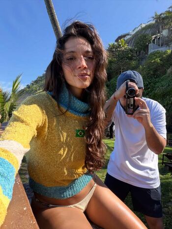 Full leaked Alane dias private onlyfans photo