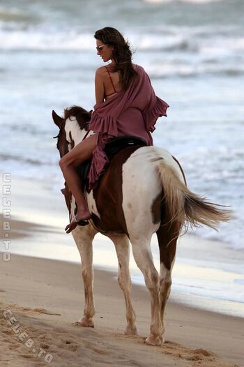 🔥 Alessandra ambrosio  page leaked private photo uncensored full