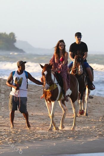 🔥 Alessandra ambrosio  page leaked private photo uncensored full