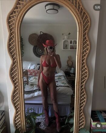 Alexa Ellen