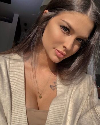 Full leaked Alexashenka private onlyfans photo