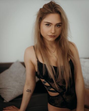 Full leaked Alina khani private onlyfans photo