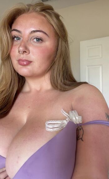 🔥 Alyssaholmes page leaked private photo uncensored full