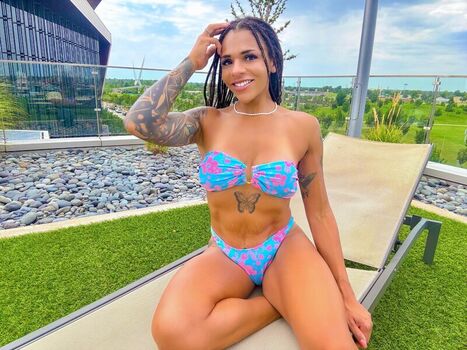 Full leaked Amber reacts private onlyfans photo