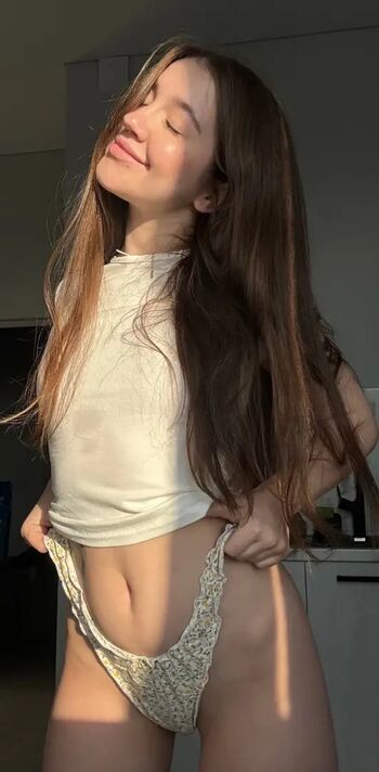 Full leaked Amilewis private onlyfans photo