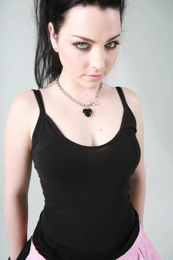 Full leaked Amy lee page private onlyfans photo