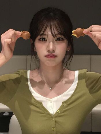 An Yujin 안유진 |
