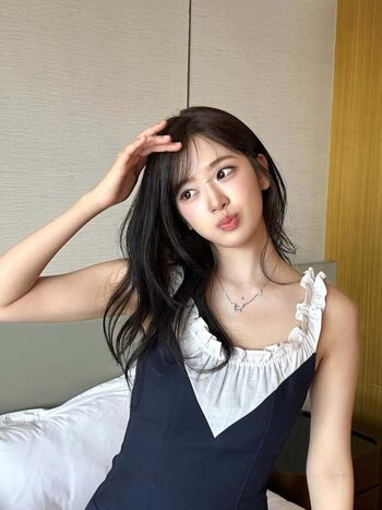 An Yujin 안유진 |