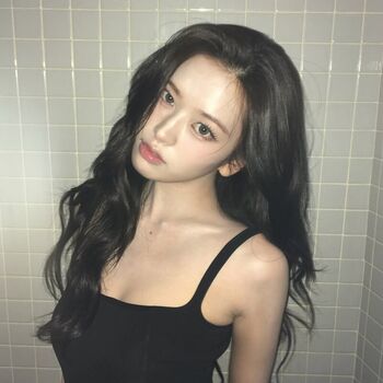 An Yujin 안유진 |