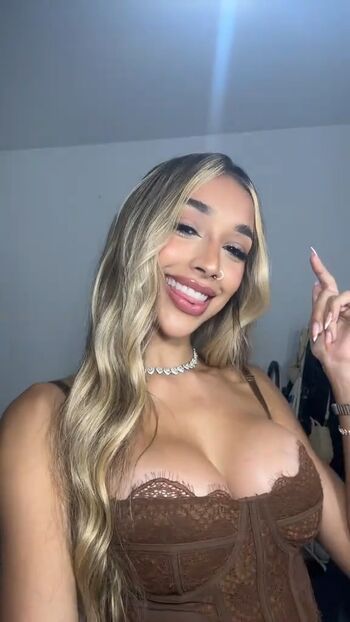 Full leaked Anaamorim private onlyfans photo