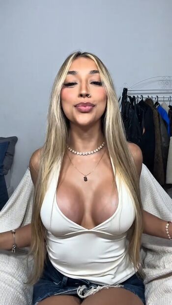 Full leaked Anaamorim private onlyfans photo