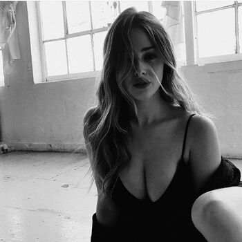 Anna Van Patten