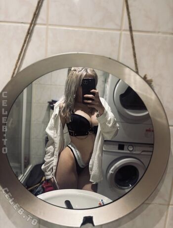 Full leaked Annika mlleer private onlyfans photo