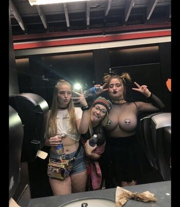 Full leaked Ariana riane private onlyfans photo