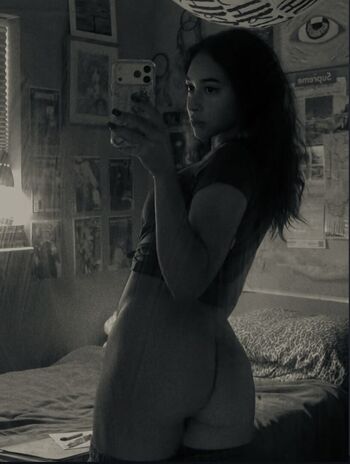 Full leaked Ariilly private onlyfans photo