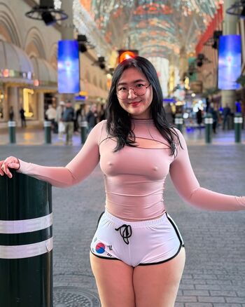 Aroomi Kim
