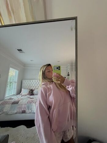 Full leaked Avery bracher private onlyfans photo