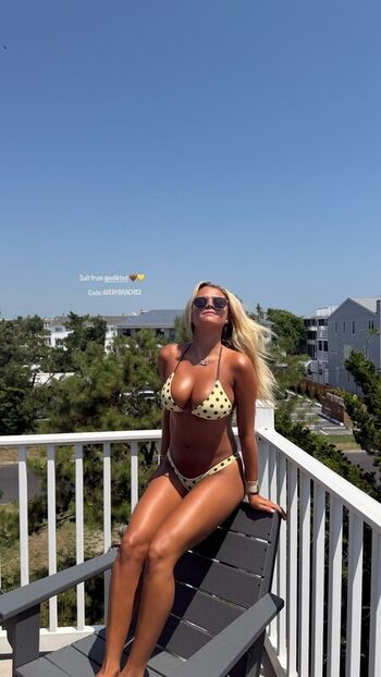 Full leaked Avery bracher private onlyfans photo
