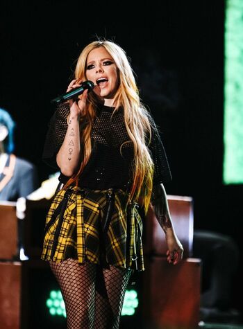 Full leaked Avril lavigne private onlyfans photo