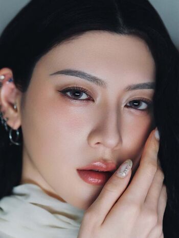 Ayaka Miyoshi