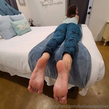 ballsdeepinfeet