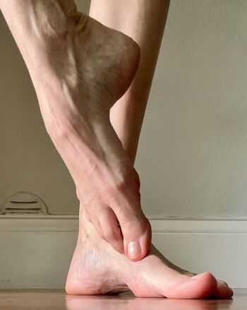 Barearchedbeauty