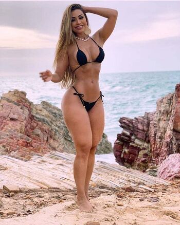 Bella Araujo
