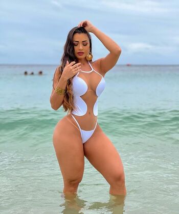 Bella Araujo