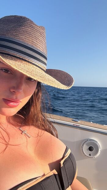 🔥 Bella thorne leaked private photo uncensored full