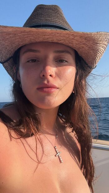 🔥 Bella thorne leaked private photo uncensored full