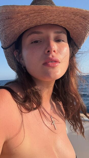 🔥 Bella thorne leaked private photo uncensored full