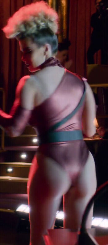 Betty Gilpin