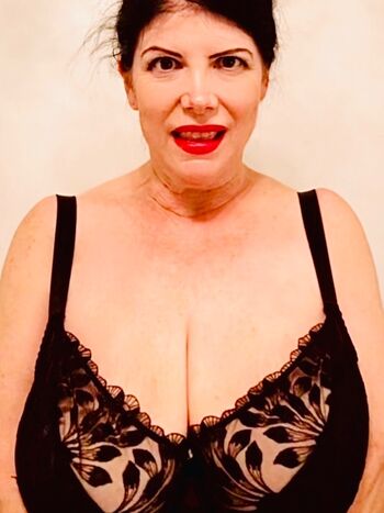 Full leaked Bianca white roses private onlyfans photo