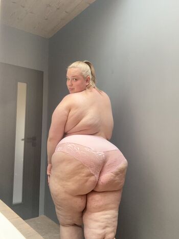 Full leaked Bootyass girl private onlyfans photo