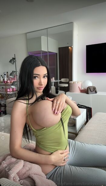 Full leaked Brattyxxdoll private onlyfans photo