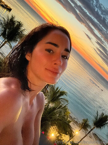 Full leaked Bruluccas private onlyfans photo