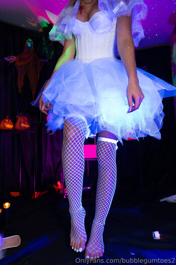 bubblegumtoes2