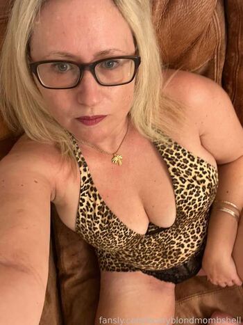 Full leaked Bustyblondmombshell private onlyfans photo