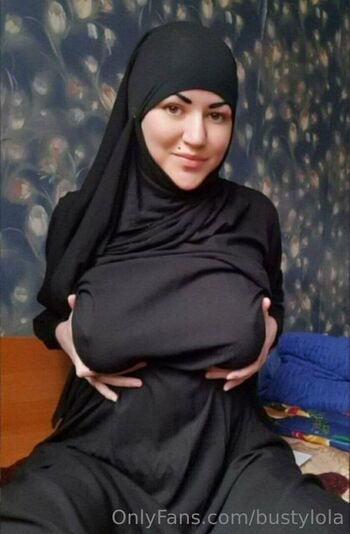 Full leaked Bustylola private onlyfans photo