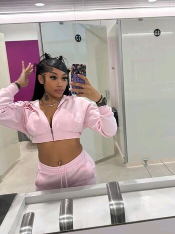 Full leaked Carenavonchae private onlyfans photo