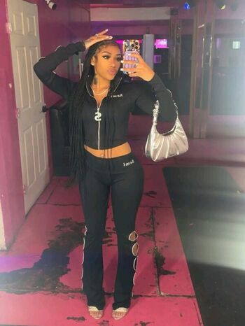 Full leaked Carenavonchae private onlyfans photo