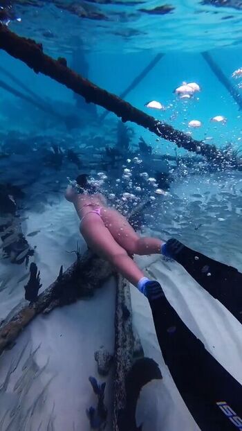 Full leaked Carissa dives private onlyfans photo