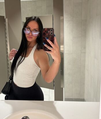 Full leaked Carolinealexa private onlyfans photo
