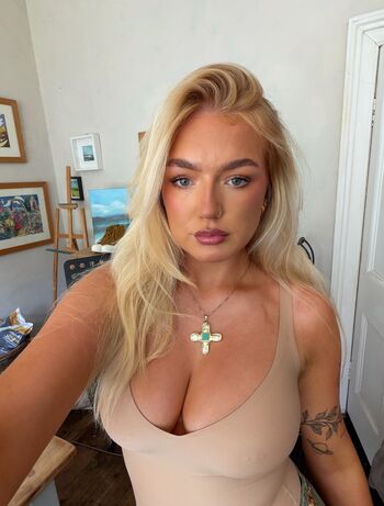 Full leaked Cassiedavidsonx page private onlyfans photo